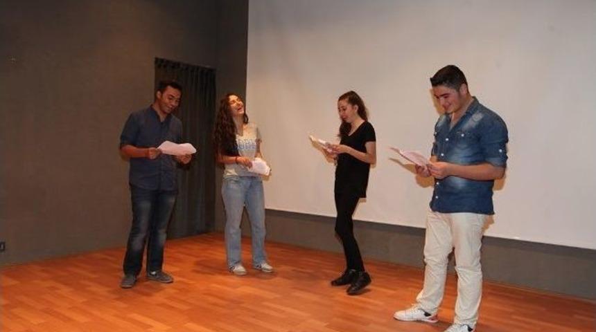 B&uuml;y&uuml;kşehir Belediyesi Tiyatro Okulu&rsquo;nda Eğitimler S&uuml;r&uuml;yor