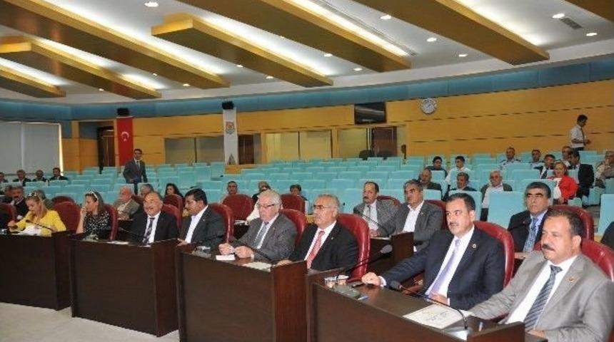 Tarsus Belediye Meclisi Olağan&uuml;st&uuml; Toplandı