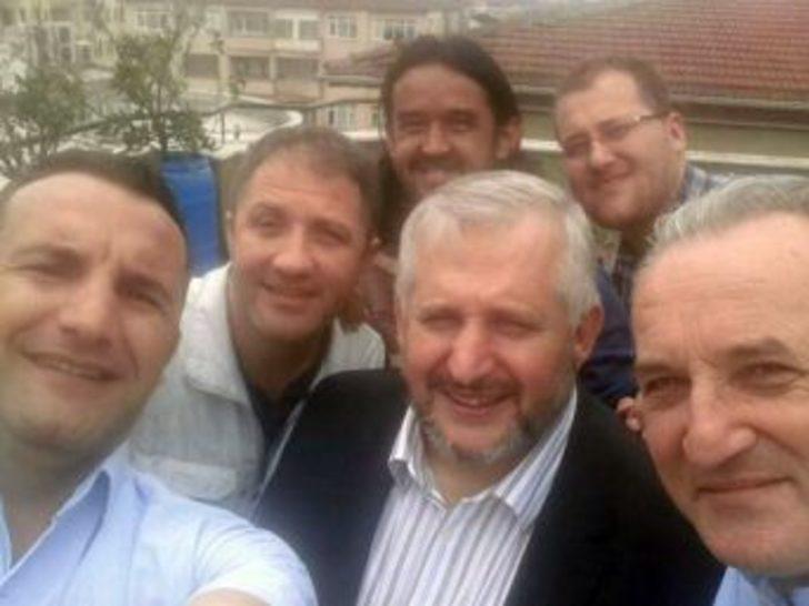 Milletvekili Korkmaz’dan Gazeteciler İle Selfie