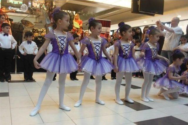 23 Nisan&rsquo; Da &Ccedil;ocuklar Demirpark&rsquo; Ta Eğlendi 1