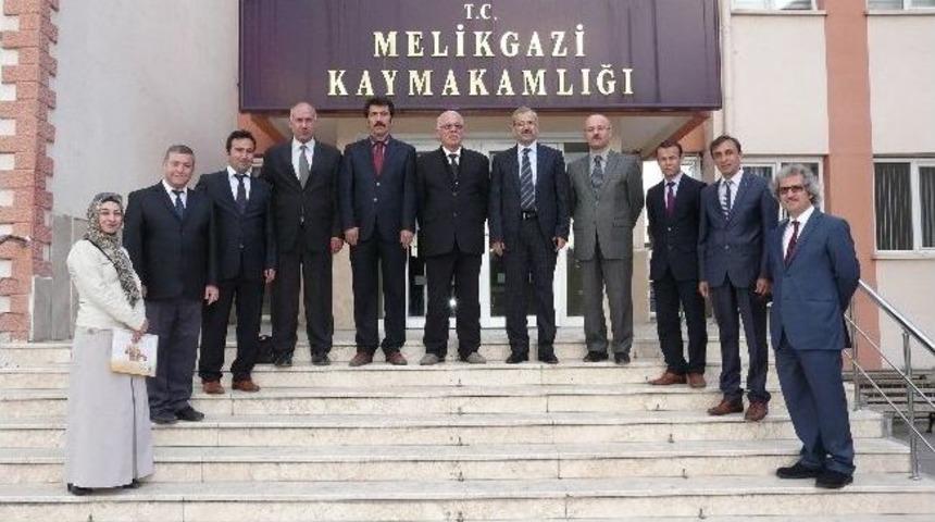 Hızlı Okuma Kursları Okuma Hızını İki &Uuml;&ccedil; Katına &Ccedil;ıkartıyor