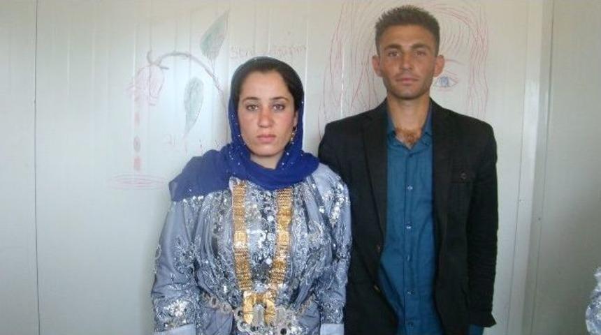 Sevdiği Kızı &Ccedil;adırda Bulup Evlendi