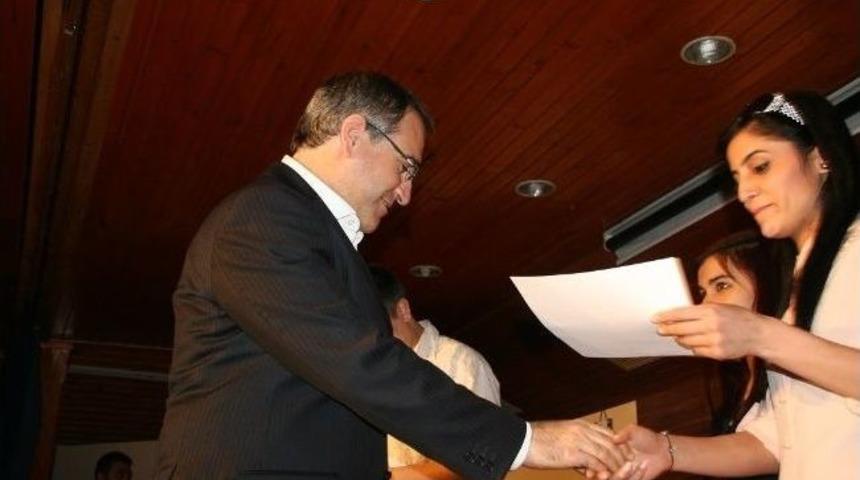 Sungurlu&rsquo;da &lsquo;hangisi Babası&rsquo; Adlı Tiyatro G&ouml;sterisi Sahnelendi