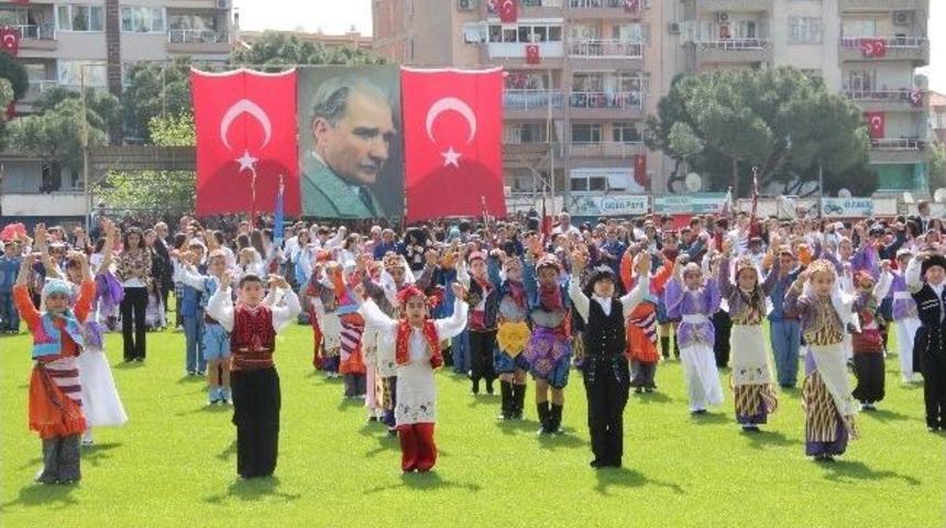 Bergama'da 23 Nisan Coşkusu