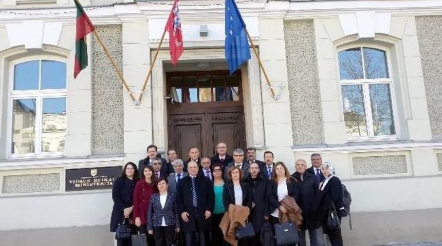 Yazı İşleri M&uuml;d&uuml;rlerinin Litvanya &Ccedil;ıkarması