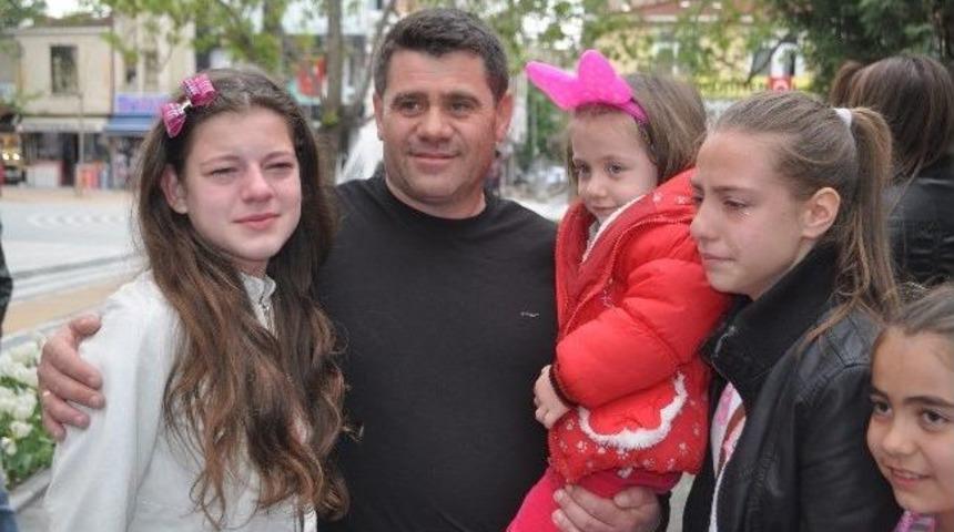 23 Nisan &Ccedil;ocukları &Uuml;lkelerine G&ouml;zyaşlarıyla Uğurlandı