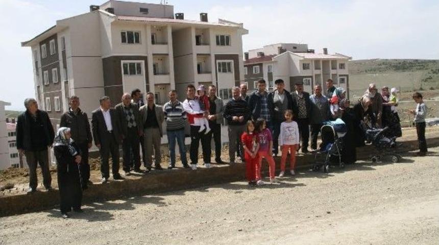 Yozgat&rsquo;ta Toki Konutlarının Teslimi Bir Yıl Gecikince Vatandaşlar Mağdur Oldu