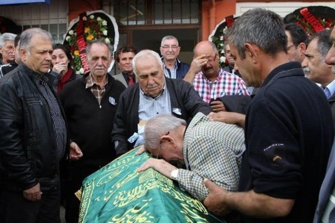 Esnaf Odası Başkanı G&ouml;zyaşları İ&ccedil;inde Toprağa Verildi