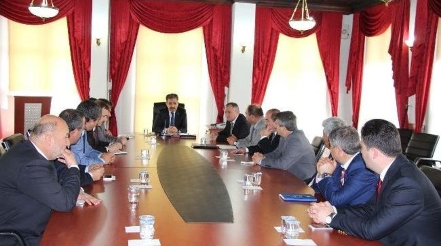 Bolu Valisi, Belediye Başkanlarıyla Bir Araya Geldi