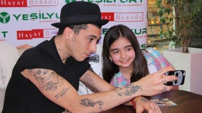 Can Bonomo Selfie Yaptı