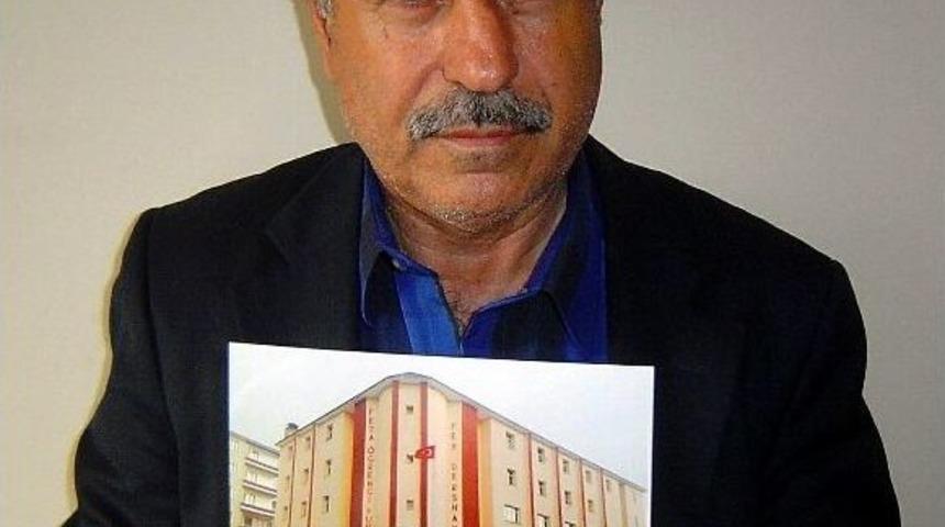 Yaptırdığı Yurttan Annesinin İsmi Silinince Şikayet&ccedil;i Oldu