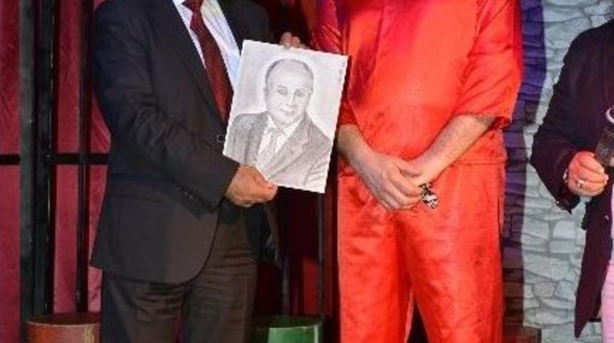 &Ccedil;iğlili &Ccedil;ocuklar &ldquo;kral &Ccedil;ıplak&rdquo; İle G&uuml;ld&uuml;