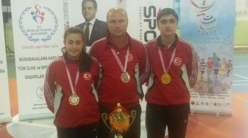 Badmintoncular Rumi Oyunlarında Birinci Oldu