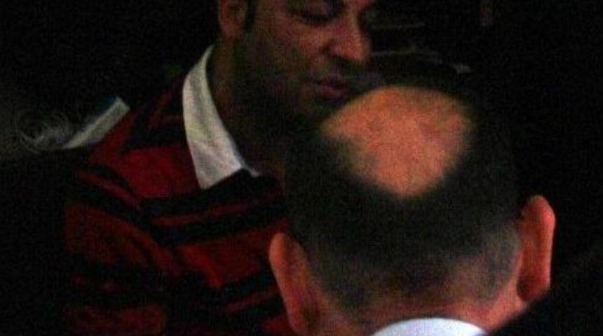 Eşi Terk Edince Kalbine Bı&ccedil;ak Dayayıp &Ouml;lmek İstedi