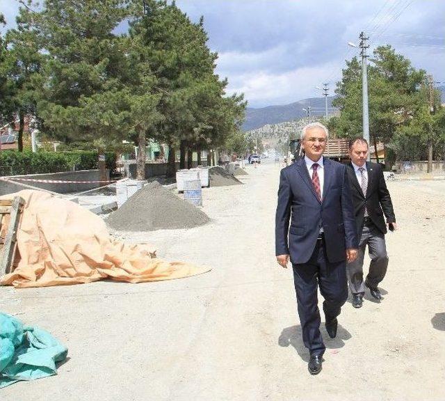 Erzincan’da Yol Düzenleme Çalışmaları Devam Ediyor