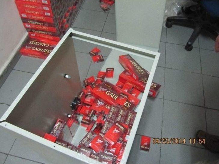 Bursa’da Gümrük Kaçağı Bin 750 Paket Sigara İle 71 Adet Cep Telefonu Ele Geçirildi G3