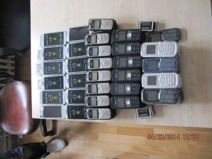 Bursa’da Gümrük Kaçağı Bin 750 Paket Sigara İle 71 Adet Cep Telefonu Ele Geçirildi G5