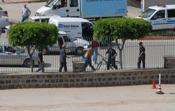 'yol Verme' Kavgasında Faciayı Polis Önledi G3