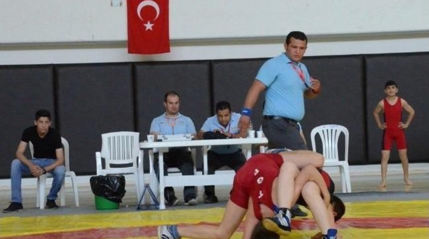 Ulusal Egemenlik Kupası G&uuml;reş M&uuml;sabakaları