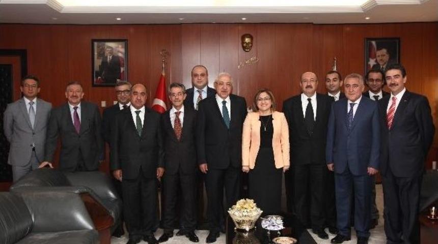 Nakıboğlu&rsquo;ndan, Başkan Şahin&rsquo;e Hayırlı Olsun Ziyareti