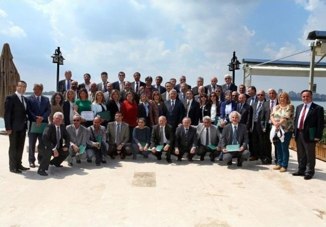 Meslek Mensupları İ&ccedil;in Ge&ccedil;iş D&ouml;nemi Eğitimi Devam Ediyor