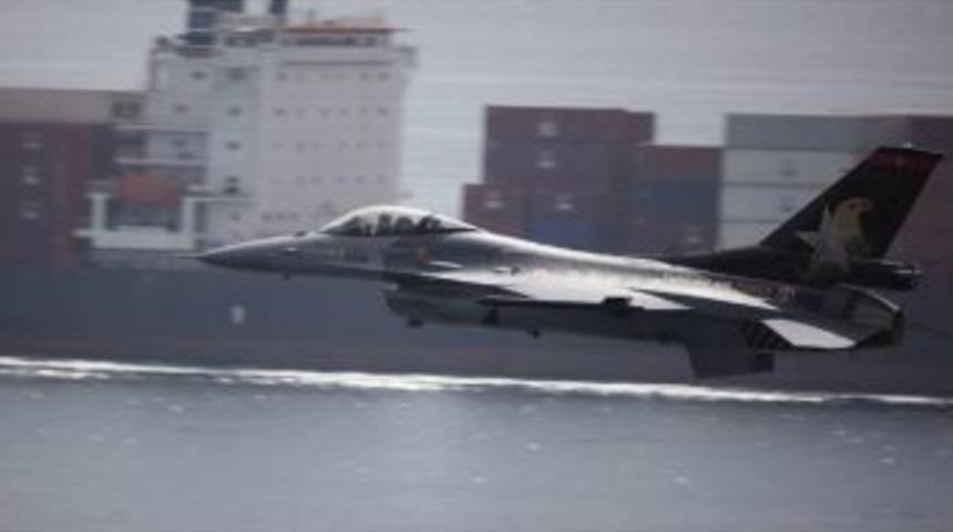 U&ccedil;akla Gemiyi Solladı