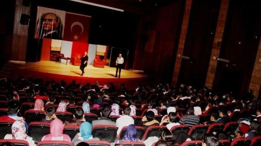 Iğdır&rsquo;da &lsquo;ibret&rsquo; İsimli Tiyatro Oyunu