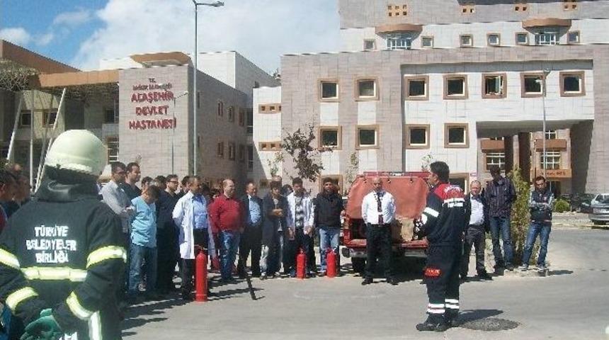 Alaşehir Devlet Hastanesi&rsquo;nde Ger&ccedil;ekleştirilen Yangın Tatbikatı Ger&ccedil;eğini Aratmadı