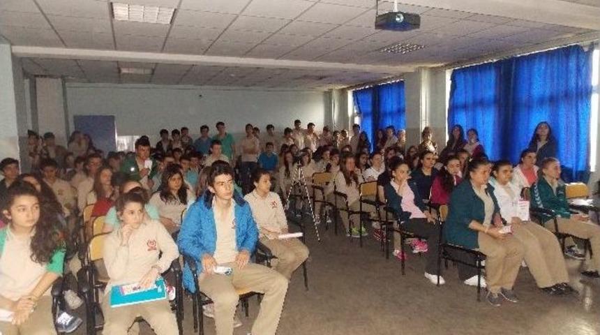 &Ouml;ğrencilere Sağlıklı Beslenme Ve Obezite Dersi