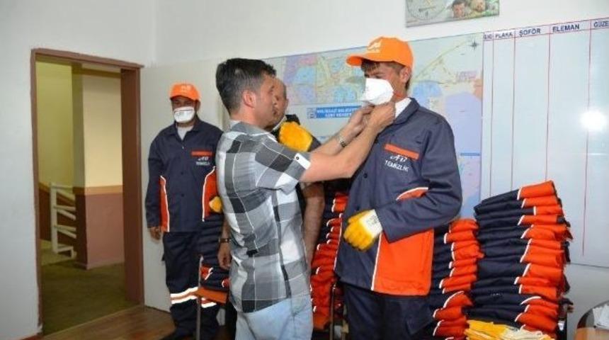 Temizlik İşlerinde &Ccedil;alışanlara Yazlık Giyim Ve Melbusat