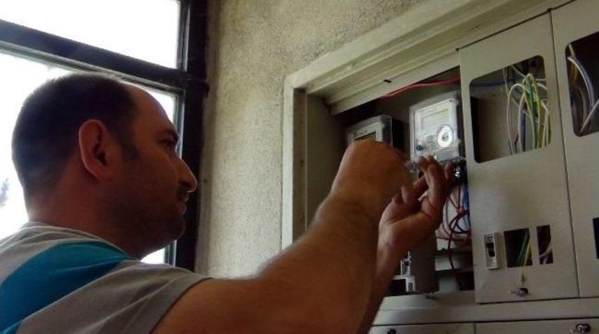 Erciş&rsquo;te Ka&ccedil;ak Elektrik Operasyonu