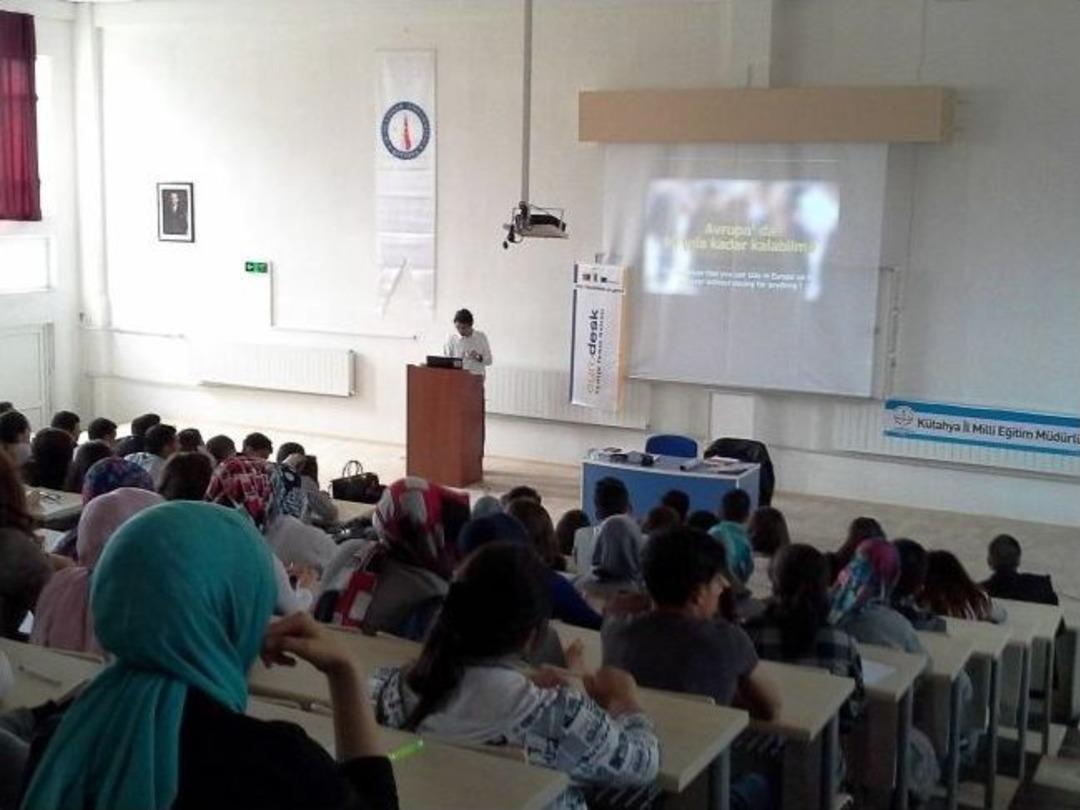 Hisarcık&rsquo;ta Lise &Ouml;ğrencilerine Eurodesk Gen&ccedil;lik Programları Tanıtım Eğitimi