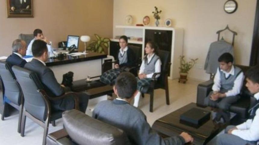 K&ouml;pr&uuml;k&ouml;y Kaymakamı Boylu Başarıyı &Ouml;d&uuml;llendirdi