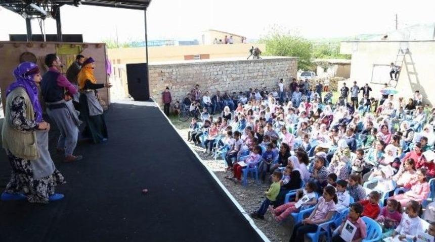 Tiyatro Festivali Heyecanı K&ouml;yleri Sardı