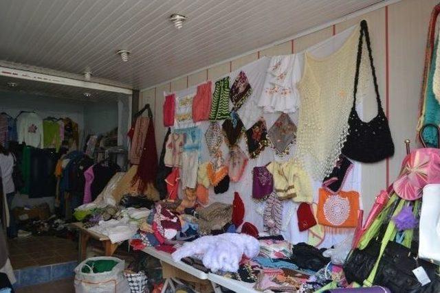 Selendi'de Yurt Öğrencileri Yararına Kermes