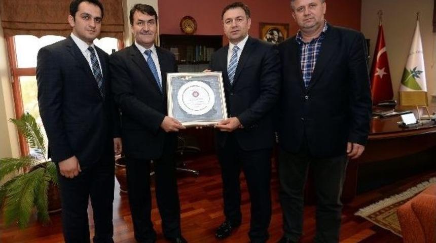 Başkan D&uuml;ndar&rsquo;a &ldquo;dan&rdquo; Diploması