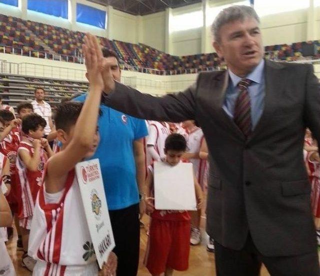 Hakkari 12 Dev Adam Basketbol Okulu’ndan Büyük Başarı