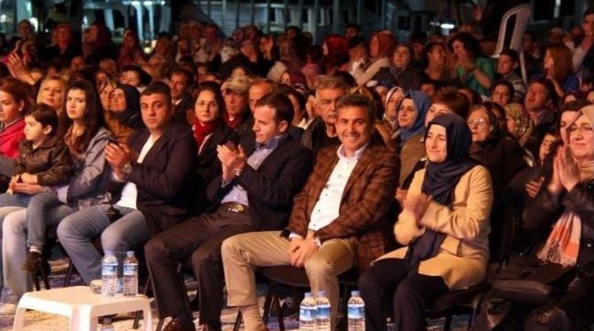 Başkan Aksoy, Konser S&ouml;z&uuml;n&uuml; Tuttu