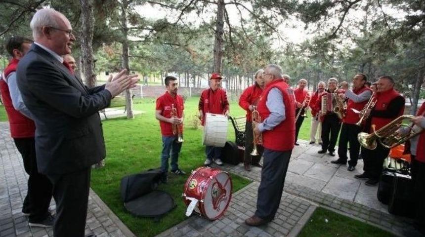 Bando Es-es Başkan Kurt'u Ziyaret Etti