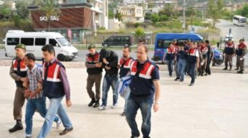 Alanya'da Jandarmadan Uyuşturucu Operasyonu: 8 G&ouml;zaltı
