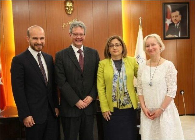 Hollanda Elçisinden ,başkan Şahin'e Hayırlı Olsun Ziyareti