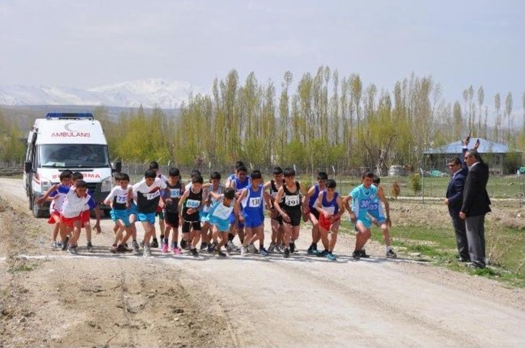 Kros B&ouml;lge M&uuml;sabakaları Van'da Yapıldı