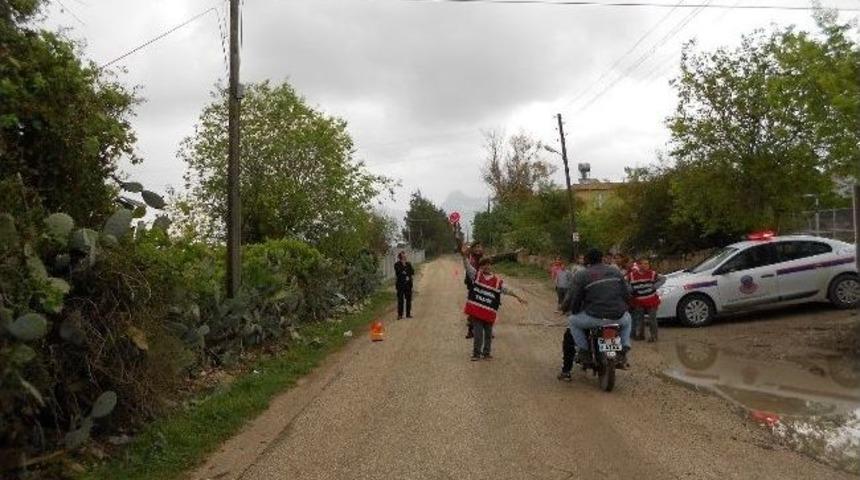 Jandarmadan &Ouml;ğrencilere Trafik Eğitimi