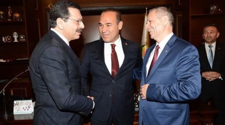 Hisarcıklıoğlu, S&ouml;zl&uuml;&rsquo;y&uuml; Ziyaret Etti