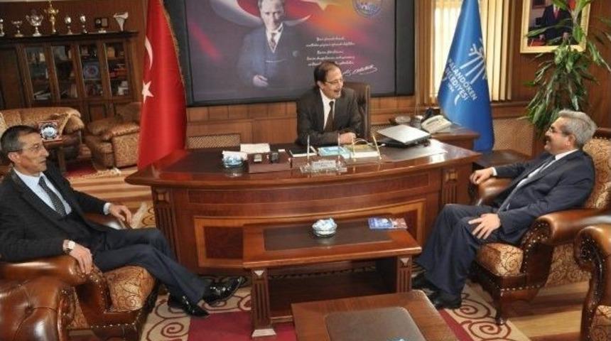 Ak Parti Adana Milletvekili Prof. Dr. Necdet &Uuml;n&uuml;var,&rdquo;erzurum Bizim İ&ccedil;in &Ouml;nemli&rsquo;&rsquo;