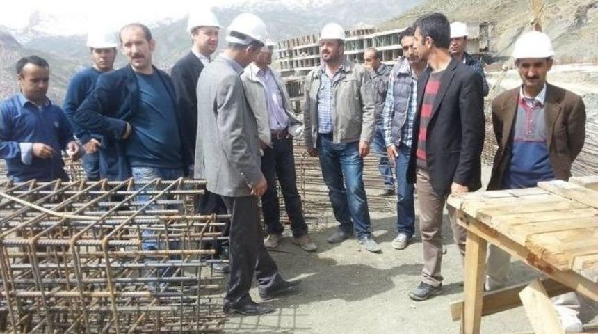 &Ouml;ğrencilerden Kamp&uuml;s İnşaatına Ziyaret