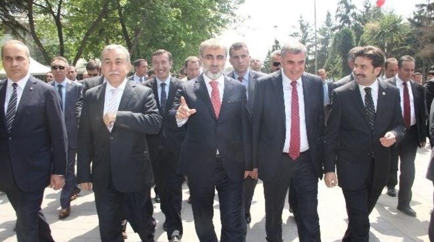 Enerji Ve Tabii Kaynaklar Bakanı Taner Yıldız Sakarya&rsquo;da