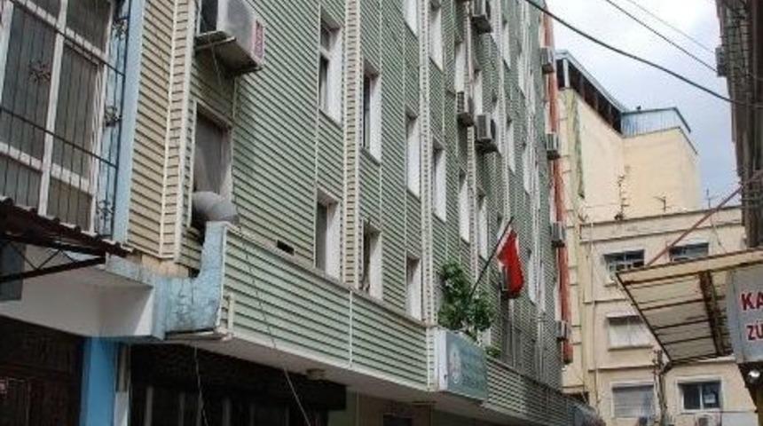 Dershanenin 5. Katından D&uuml;şen Kız &Ouml;ğrenci Yaralandı