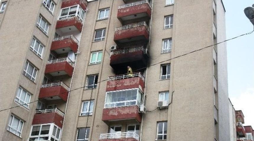 Buca&rsquo;da &Ouml;ğrenci Evinde Yangın Paniği