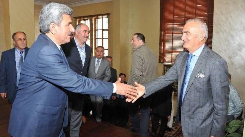 Vezirk&ouml;pr&uuml; Heyeti, Başkan Yılmaz'ı Ziyaret Etti